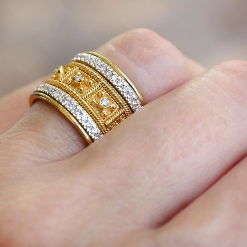 *NEW 18K Yellow Gold Vintage Diamond Wide Ring - Picture 3 of 5